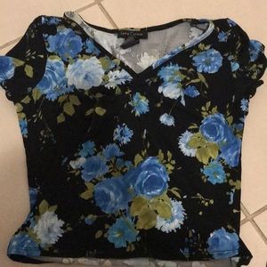 Cute crop V neck top